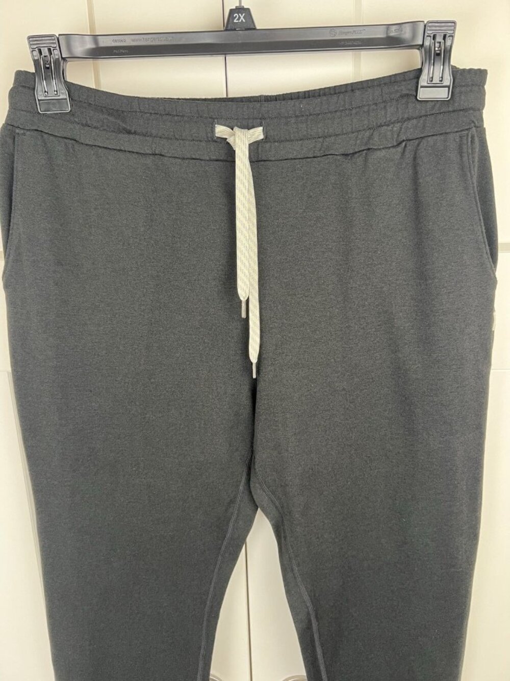Vuori Performance Jogger Pants Women L Black Drawstring Athletic Lounge VW303 - Picture 2 of 7